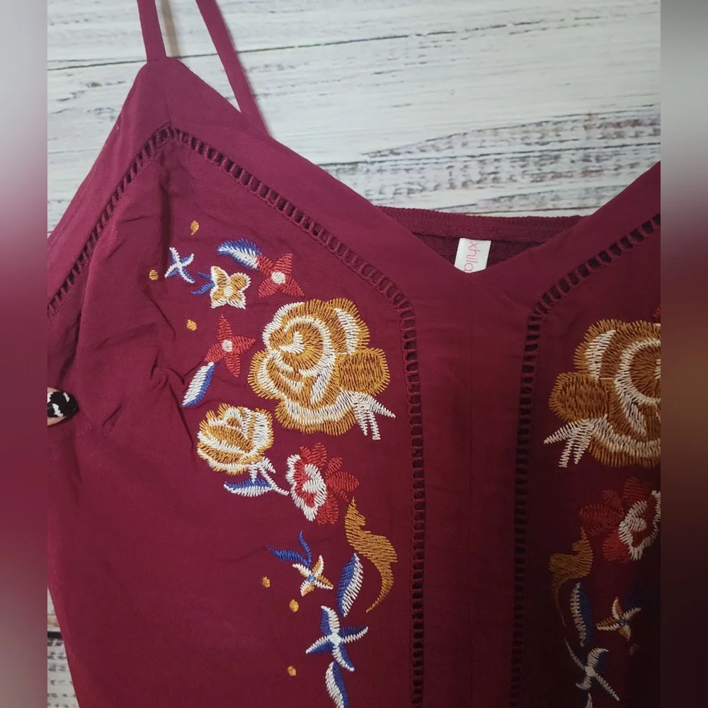 Xhilaration XL Embroidered Crop Top - Picture 4 of 5